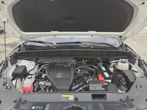 Used 2023 Toyota Highlander XLE image 34