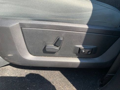 Used 2017 RAM 1500 Big Horn AWD/4WD image 23