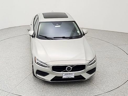 Used 2020 Volvo S60 T5 Momentum FWD image 14