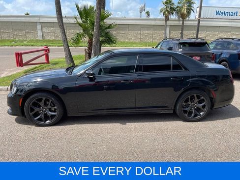 Used 2023 Chrysler 300 Touring L RWD image 3