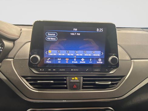 Used 2024 Nissan Altima 2.5 SR FWD image 13