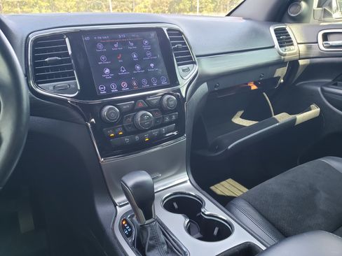 Used 2019 Jeep Grand Cherokee Altitude RWD image 21