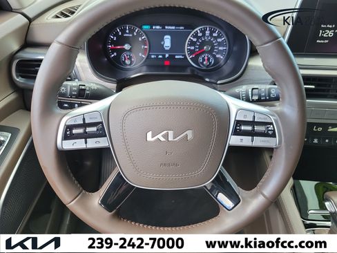 Used 2022 Kia Telluride SX w/ Towing Package FWD image 17