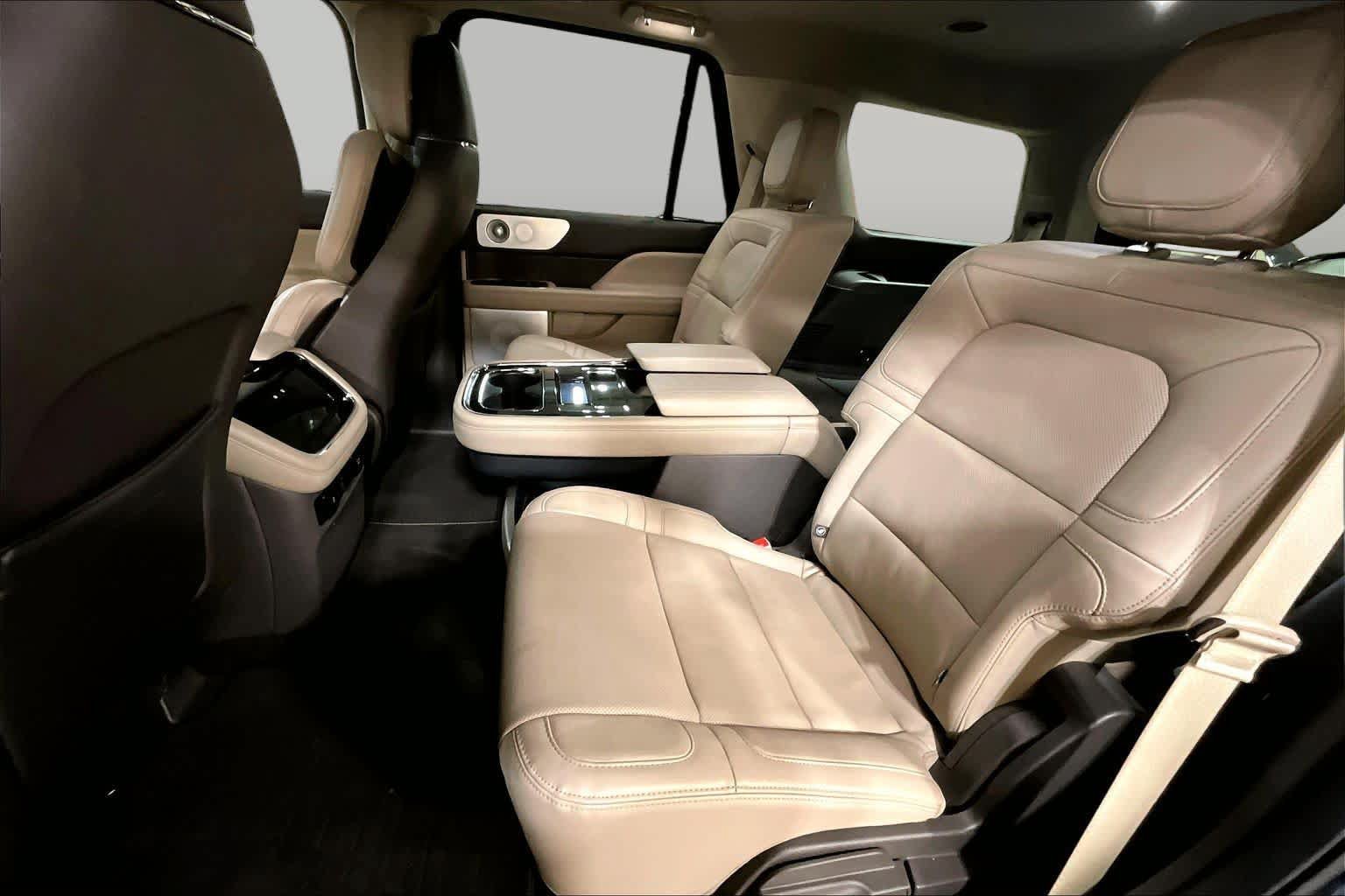 Used 2022 Lincoln Navigator Reserve AWD/4WD image 20