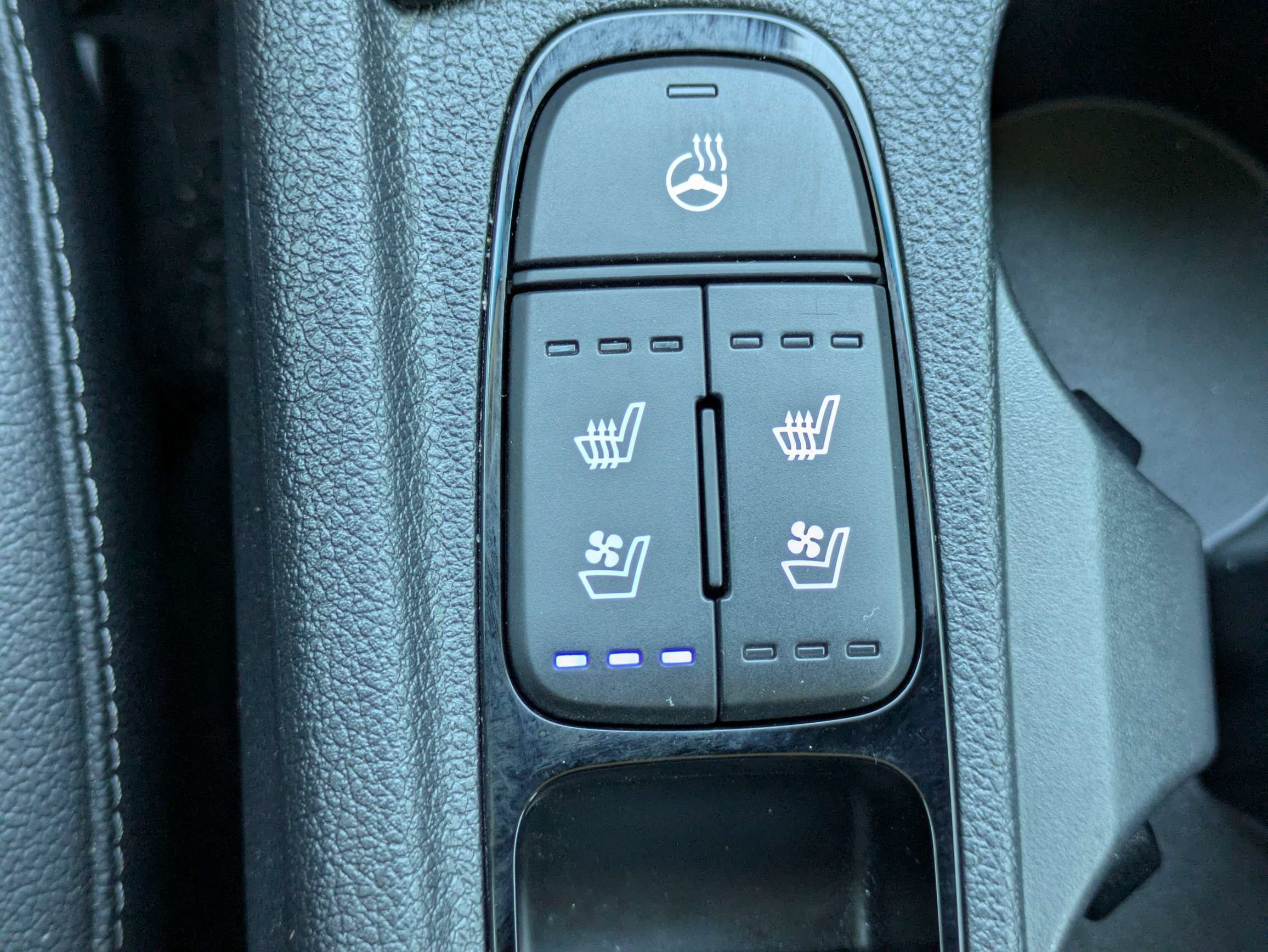 Certified 2022 Kia Niro EX Premium FWD image 28