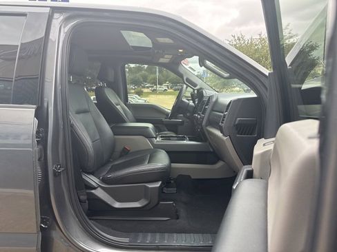 Used 2022 Ford F250 XLT w/ XLT Premium Package image 12