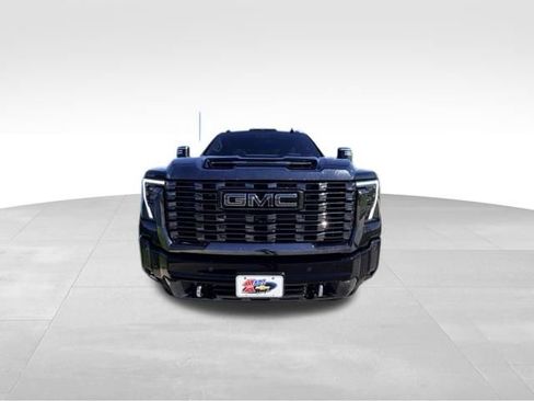 Used 2024 GMC Sierra 2500 Denali Ultimate AWD/4WD image 3