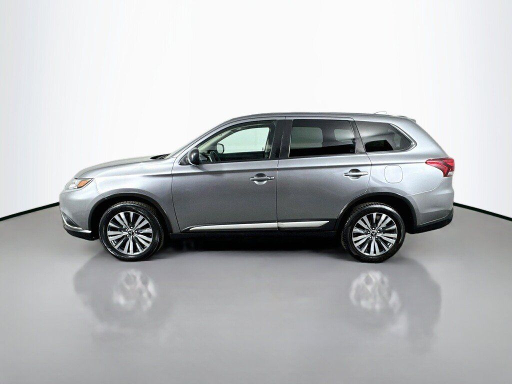 Used 2020 Mitsubishi Outlander ES AWD/4WD image 2