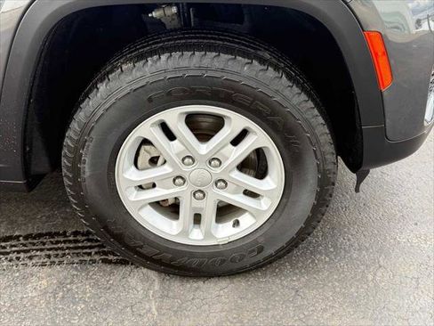 Certified 2023 Jeep Grand Cherokee Laredo w/ Luxury Tech Group I image 7