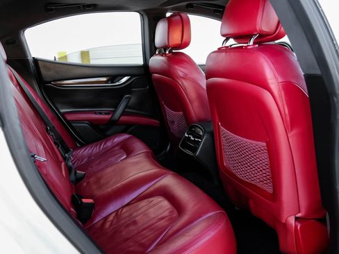 Used 2014 Maserati Ghibli image 36