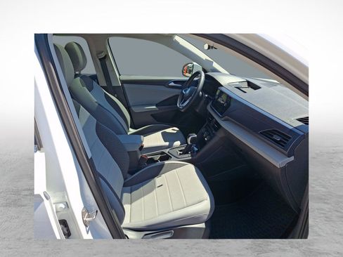 Used 2024 Volkswagen Taos SE FWD image 11