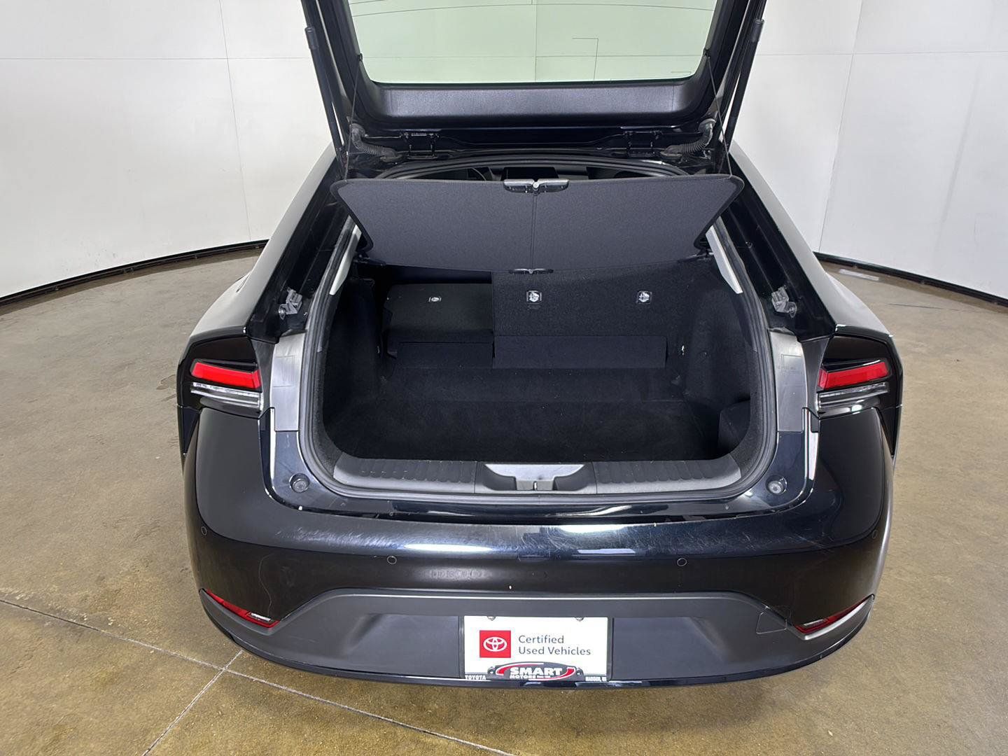 Used 2025 Toyota Prius LE FWD image 15