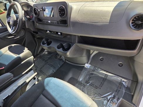 Used 2023 Mercedes-Benz Sprinter 2500 image 25