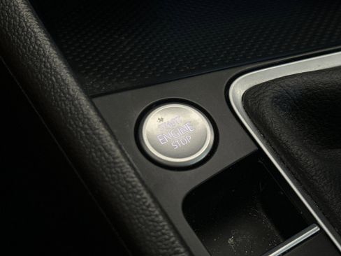 Certified 2024 Volkswagen Jetta SE w/ Panoramic Sunroof Package image 21