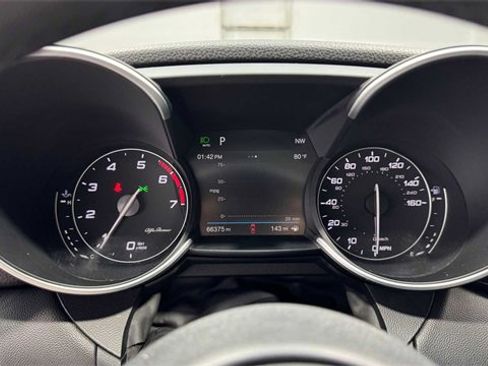 Used 2019 Alfa Romeo Giulia w/ Quick Order Package 22K Sport image 27