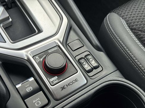 Used 2023 Subaru Forester Premium image 28