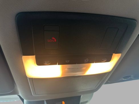 Used 2025 Nissan Rogue SV AWD/4WD image 27