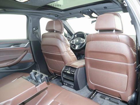 Used 2023 BMW M550i xDrive image 16