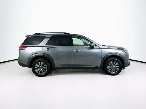 Used 2024 Nissan Pathfinder SV FWD image 8