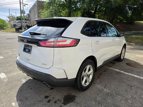 Used 2019 Ford Edge SE FWD image 3