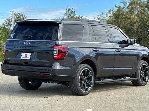 Used 2024 Ford Expedition Limited image 4