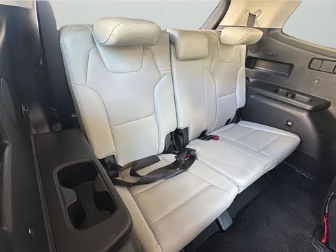 Used 2025 Kia Telluride SX Prestige AWD/4WD image 16