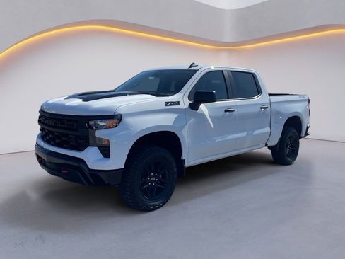 New 2026 Chevrolet Silverado 1500 Custom Trail Boss w/ LPO, Dark Essentials Package image 3