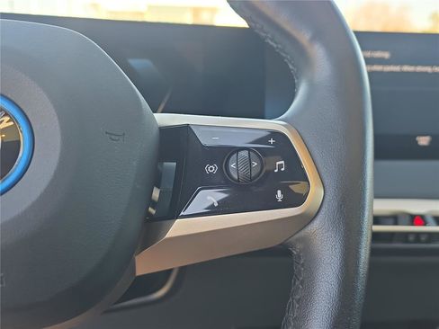 Used 2023 BMW iX xDrive50 w/ Premium Package image 22