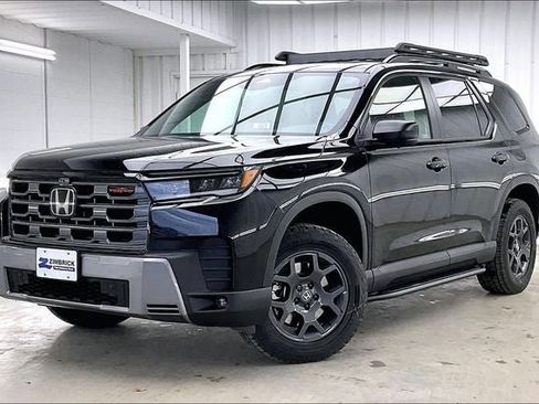 New 2026 Honda Pilot TrailSport image 2