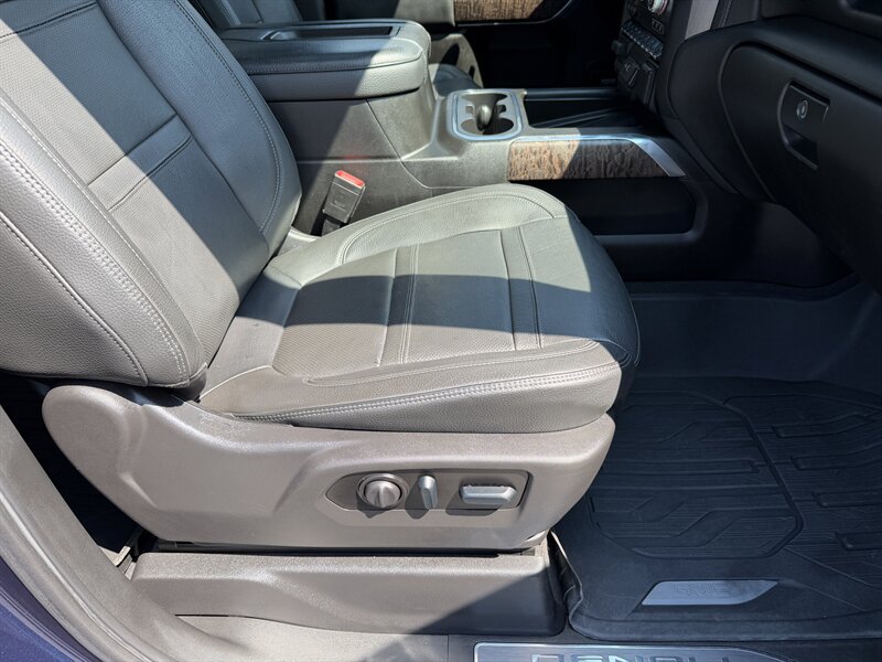 Used 2022 GMC Sierra 2500 Denali AWD/4WD image 29