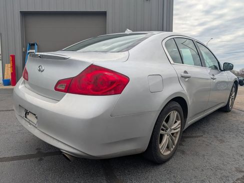 Used 2011 INFINITI G37 x image 4