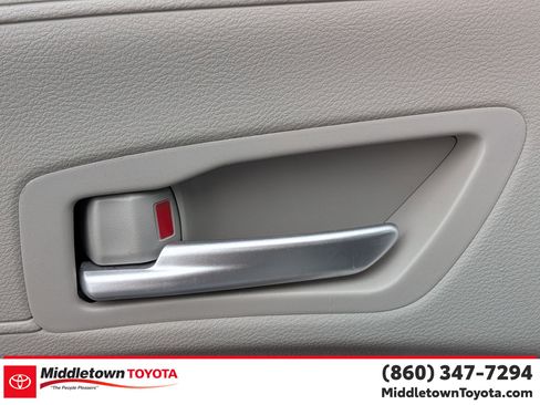 Used 2024 Toyota Sienna XLE image 11