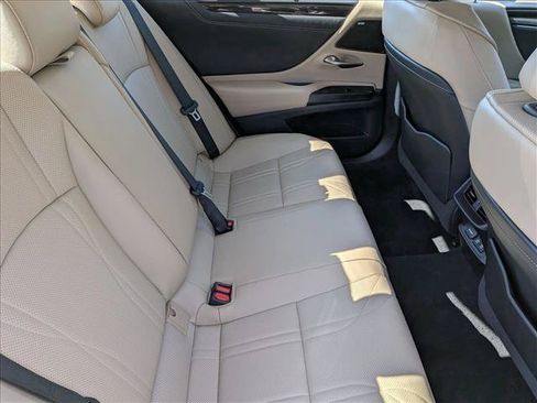 Used 2021 Lexus ES 350 Ultra Luxury w/ Accessory Package 2 FWD image 21