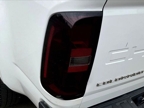 Used 2022 Chevrolet Colorado LT w/ LT Convenience Package image 28