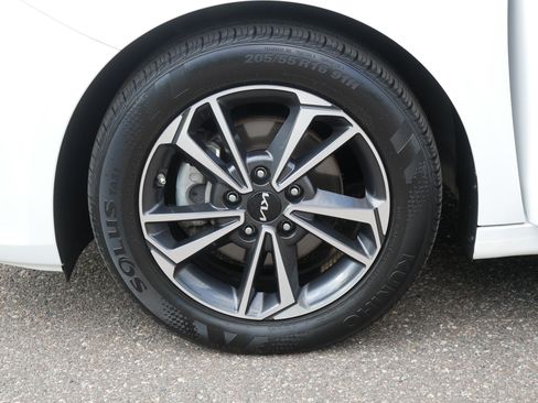 Certified 2024 Kia Forte LXS w/ LXS Technology Package FWD image 15