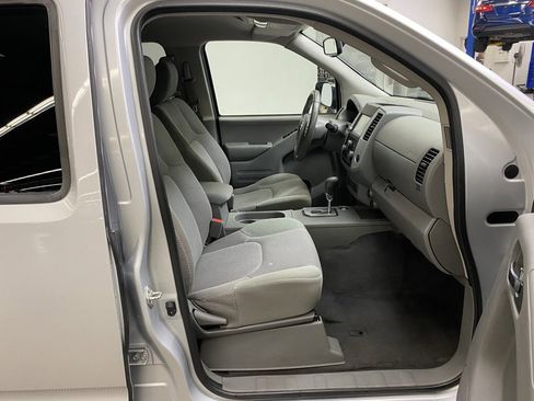 Used 2020 Nissan Frontier SV image 15