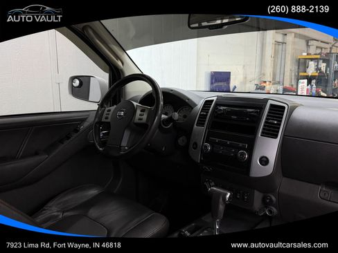Used 2011 Nissan Frontier PRO-4X w/ Pro-4x Luxury Pkg AWD/4WD image 10