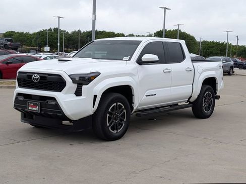 Used 2025 Toyota Tacoma TRD Sport RWD image 9