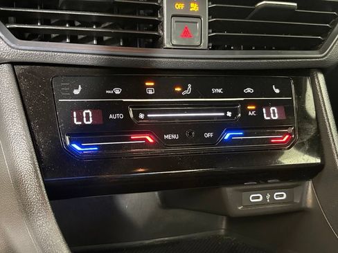 Used 2025 Volkswagen Jetta Sport FWD image 25