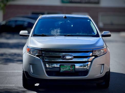 Used 2011 Ford Edge Limited w/ 301A Rapid Spec Order Code FWD image 2