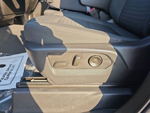 Used 2023 Chevrolet Silverado 1500 LT AWD/4WD image 25