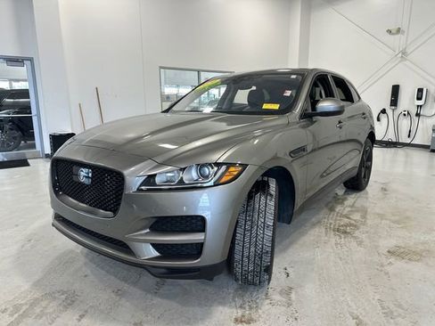 Used 2020 Jaguar F-PACE Premium image 13