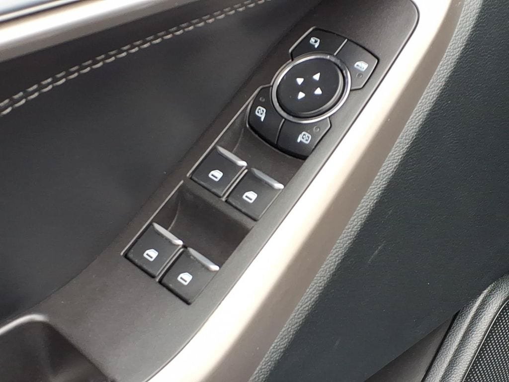 Used 2023 Ford Explorer XLT w/ Equipment Group 202A AWD/4WD image 21