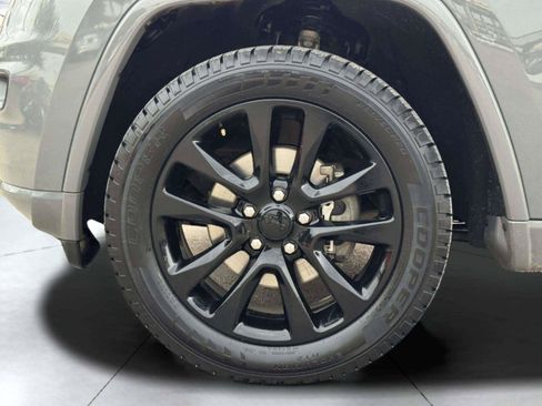 Used 2020 Jeep Grand Cherokee Altitude AWD/4WD image 56