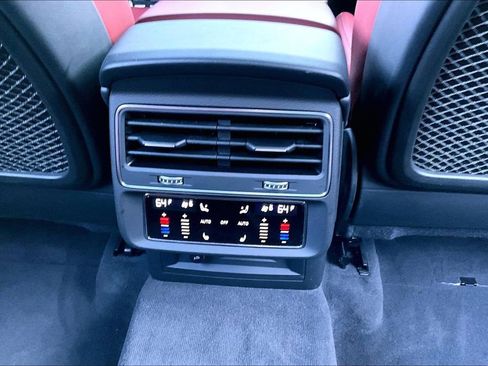 Used 2023 Audi SQ8 Premium Plus w/ SQ8 Luxury Package image 10