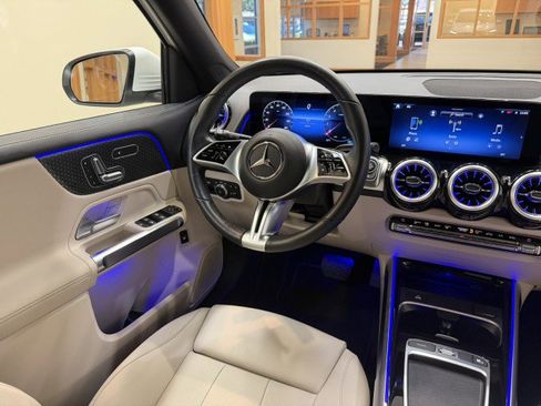 Certified 2025 Mercedes-Benz GLB 250 image 6