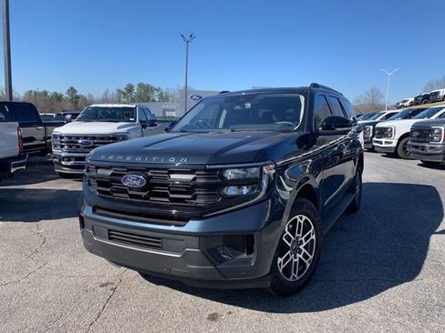 New 2025 Ford Expedition Active RWD image 4