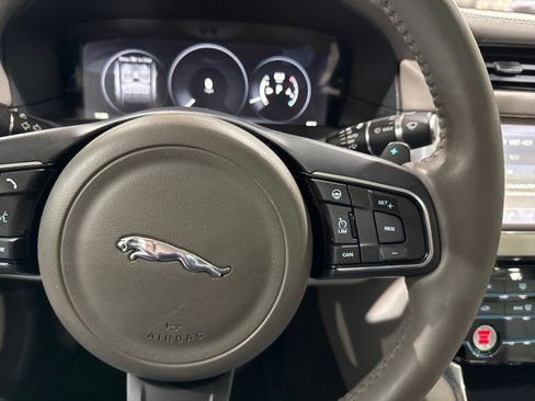 Used 2016 Jaguar XF Prestige image 56