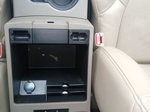 Used 2009 Nissan Pathfinder LE RWD image 29
