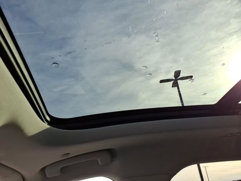 Used 2025 Lincoln Nautilus Reserve image 22